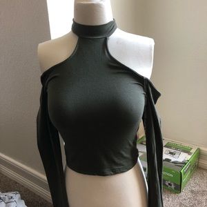 Neck crop top